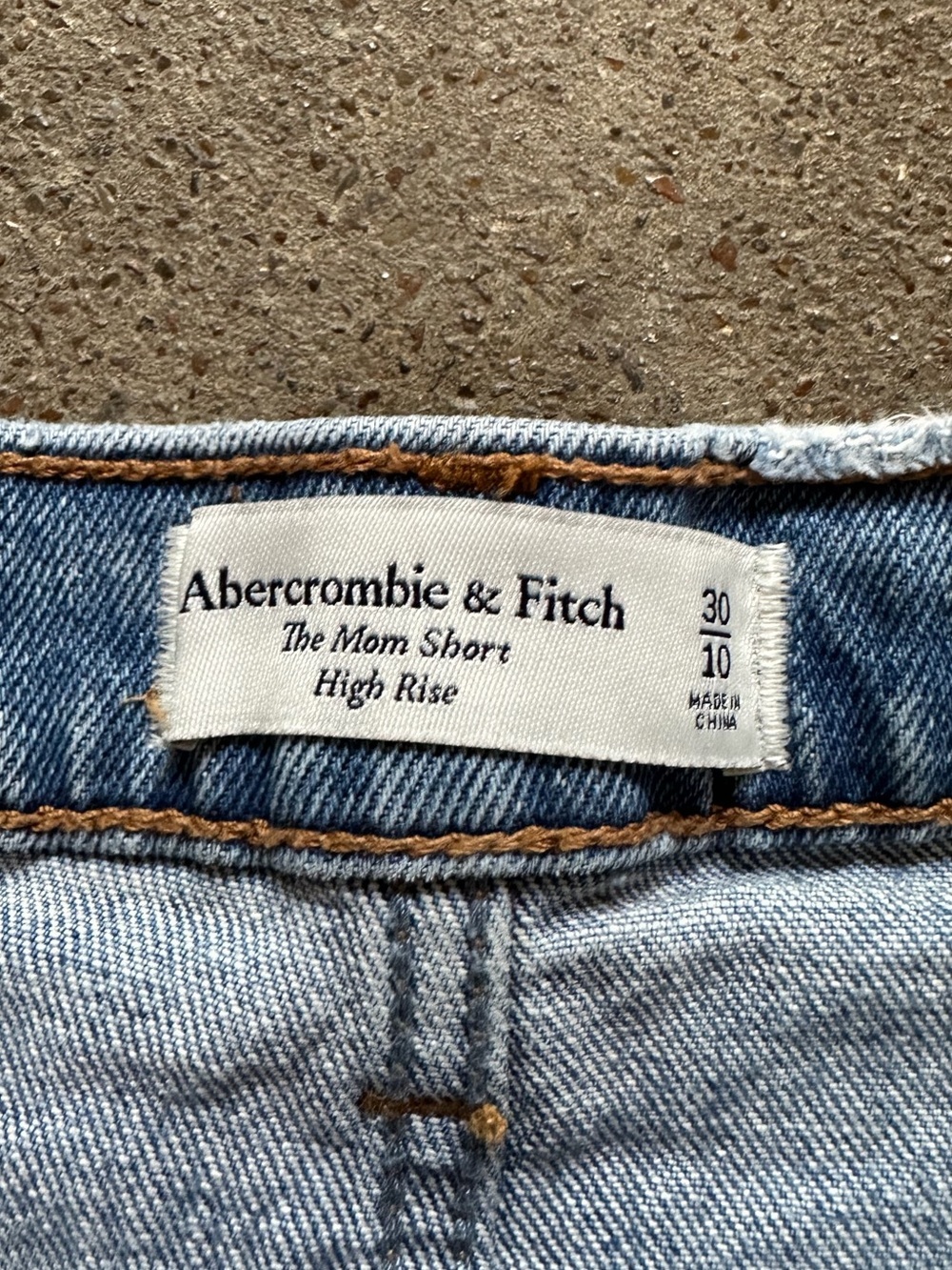 Abercrombie & Fitch The Mom Short High Rise Medium Wash Size 30|10 Denim Cotton - Picture 9 of 10